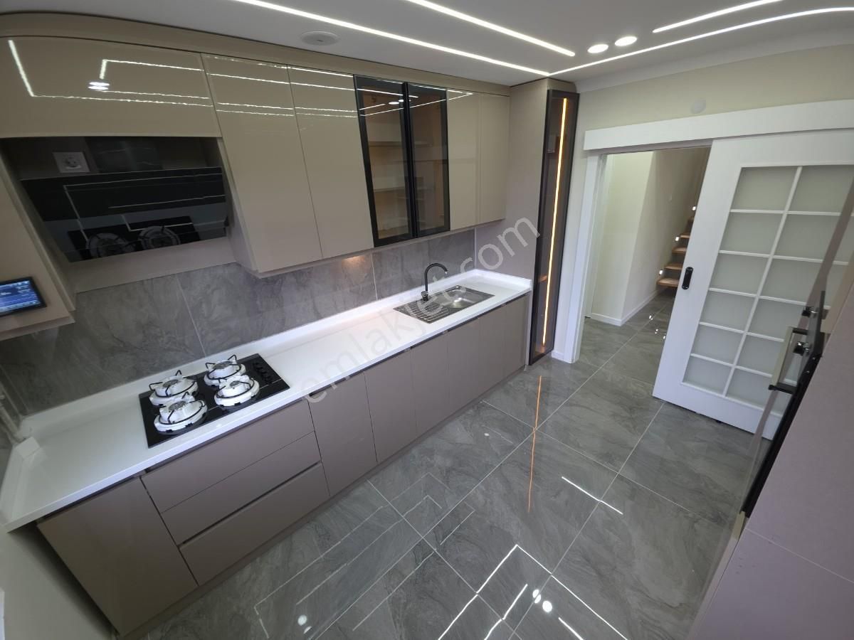 Etimesgut Topçu Mahallesi Bağımsız 4+1 Full Yapılı Daire