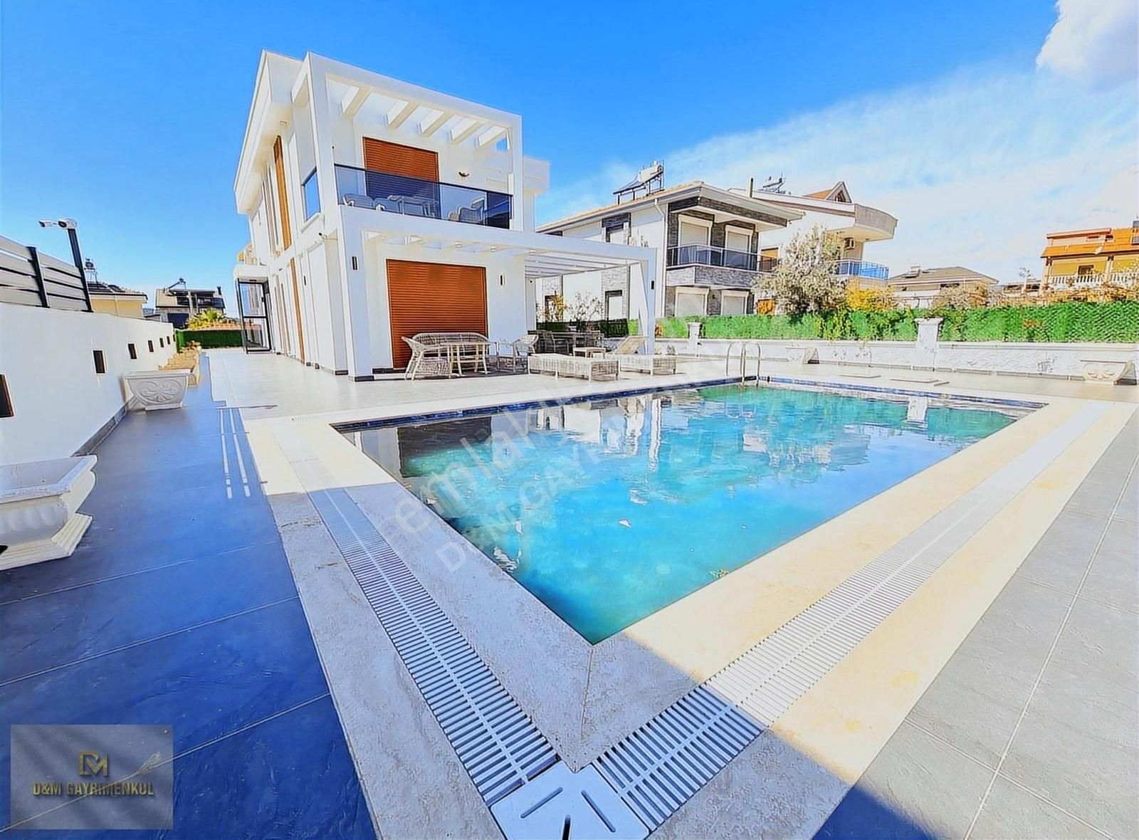Akbük'de Full Eşyalı 600m2 Arsa'ya Sahip Beyaz Saray - Görsel 12