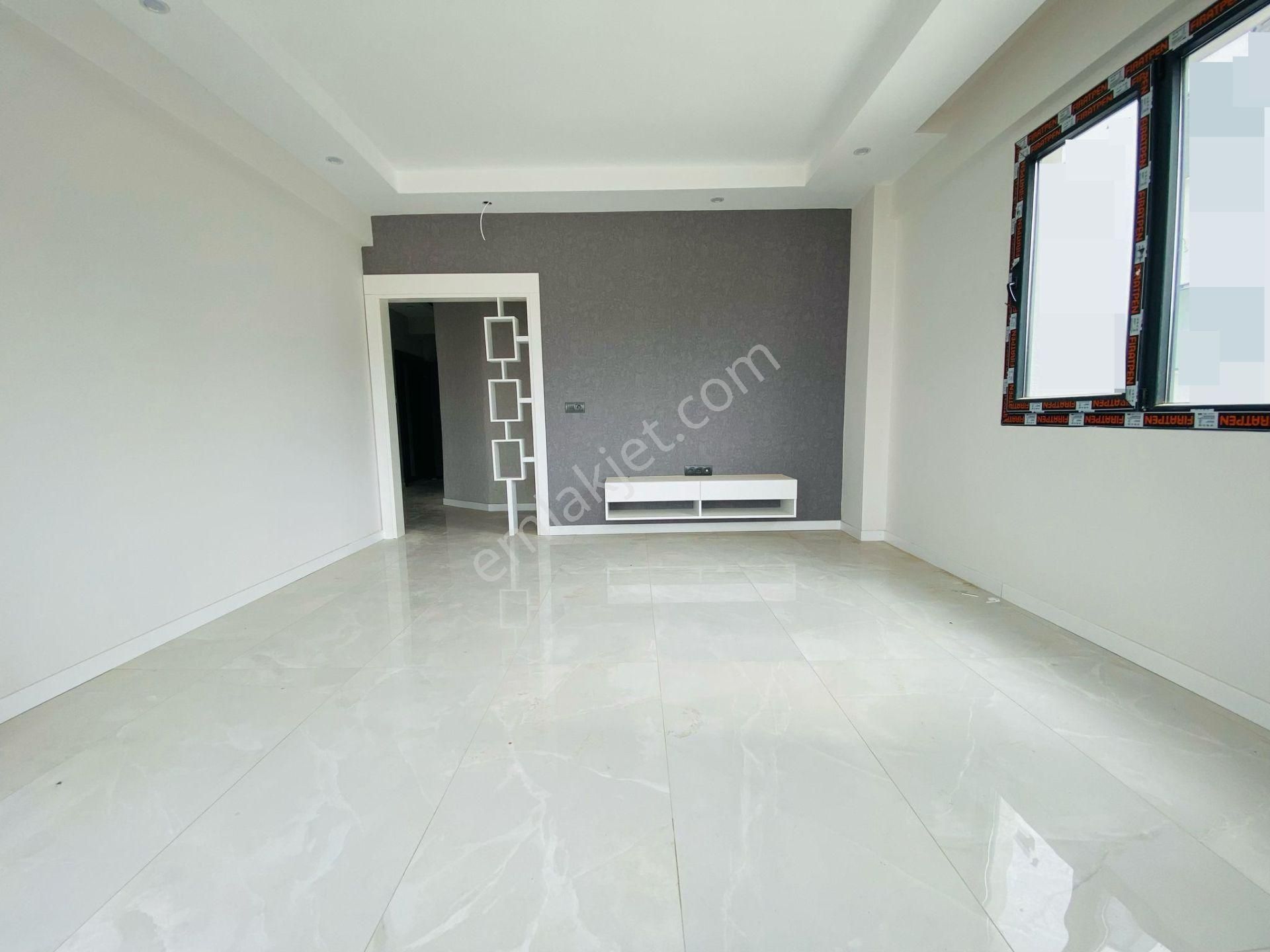 Denizli Çakmak'ta 3+1 160 M2 Güzel Konumda Satılık Fırsat Daireler