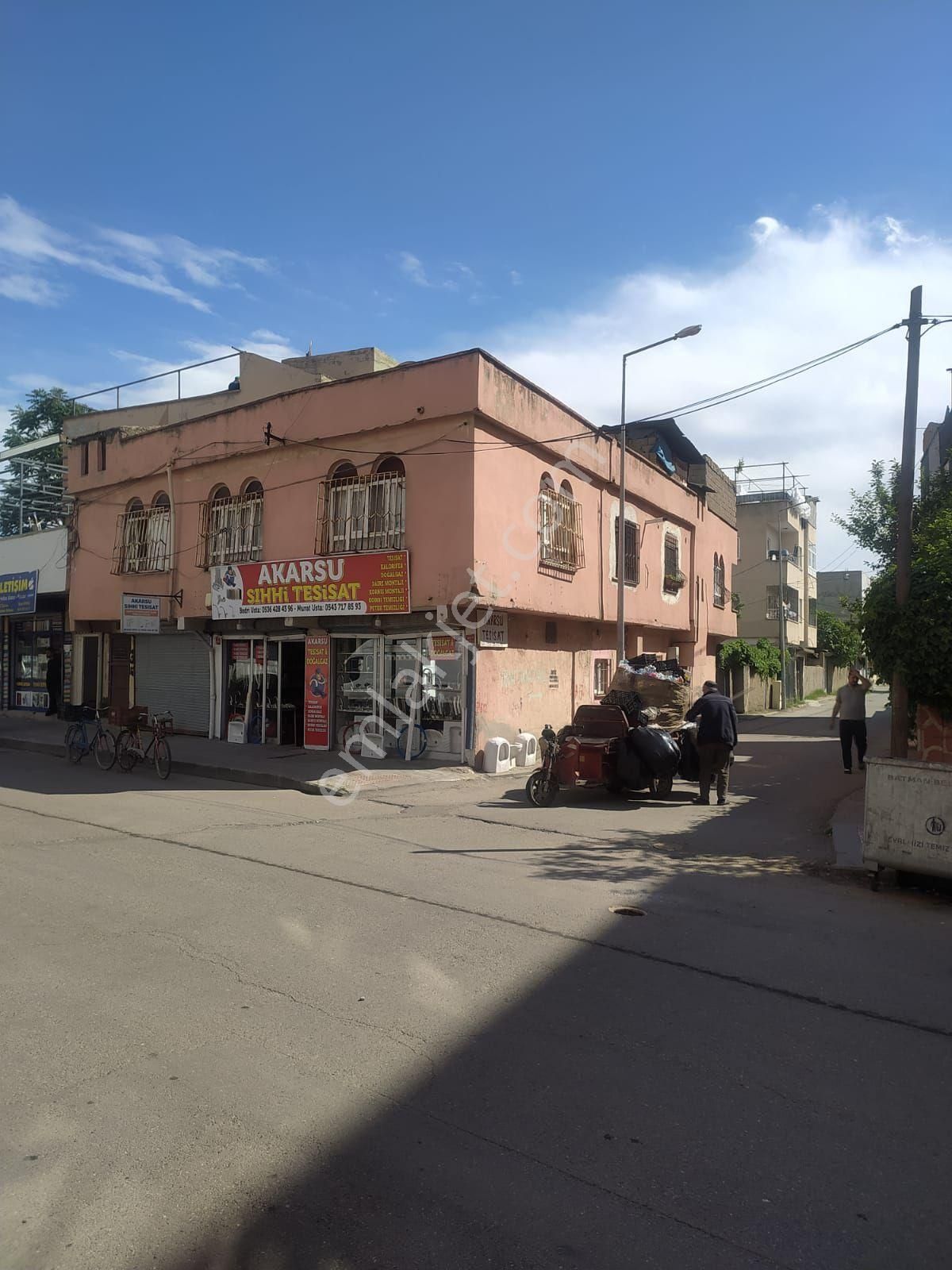 Akan Emlak Batman Merkez Komando Caddesi Yolu Üzerinde Bulunan Müstakil Evimiz