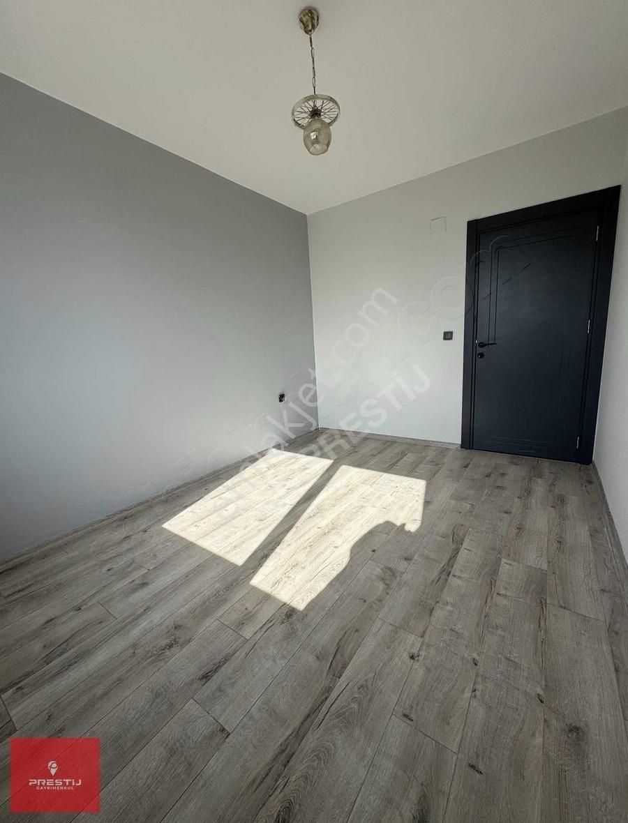Çarkıparede Macera Park Yanı İskanlı 1+1 Satılık Daire