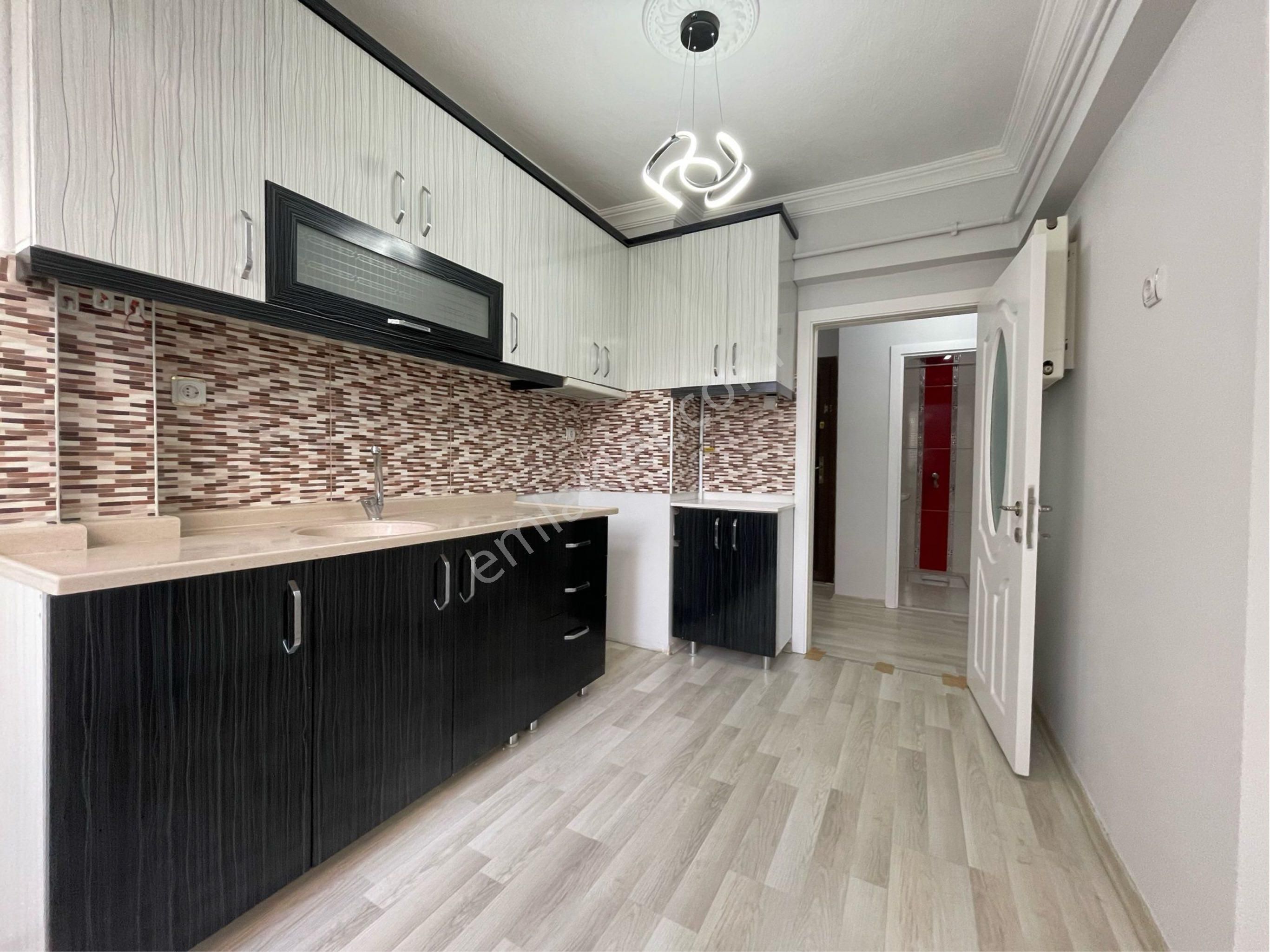 Sincan Selçuklu Mh.'de 3+1 1. Ara Kat Bağımsız Full Yapılı Satılık Daire