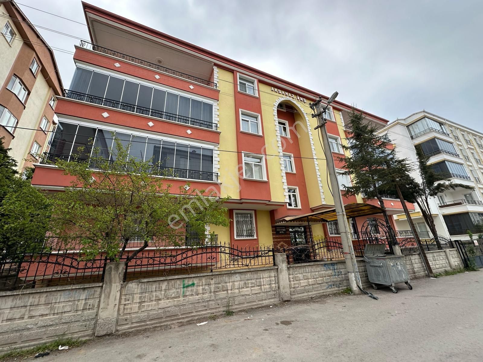 Taşpınar Gayrimenkul'den Satılık Ereğli Kapi Mah 3+1 Daire Son Kat Asansörsüz 15 Yıllık