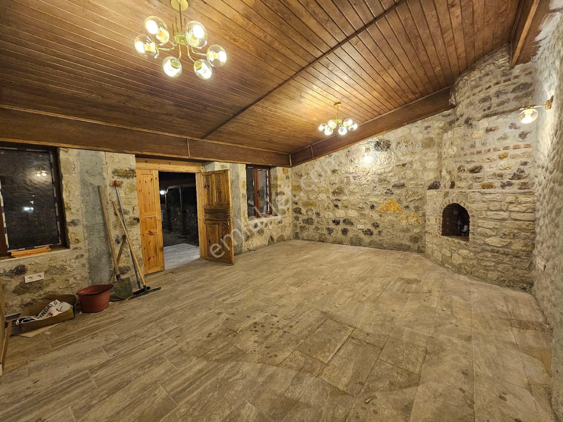 Bademli Köy Merkezinde Alkollü Mekan Yapılabilir Taş Ev Ve Bahçe - Görsel 7