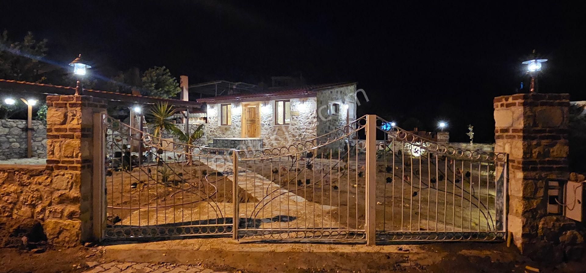 Bademli Köy Merkezinde Alkollü Mekan Yapılabilir Taş Ev Ve Bahçe - Görsel 2