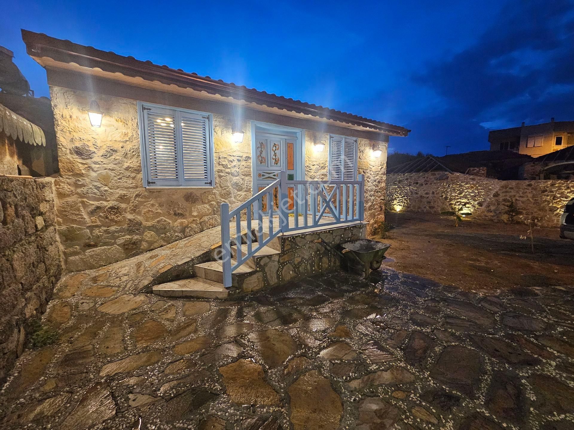 Bademli Köy Merkezinde Alkollü Mekan Yapılabilir Taş Ev Ve Bahçe - Görsel 3