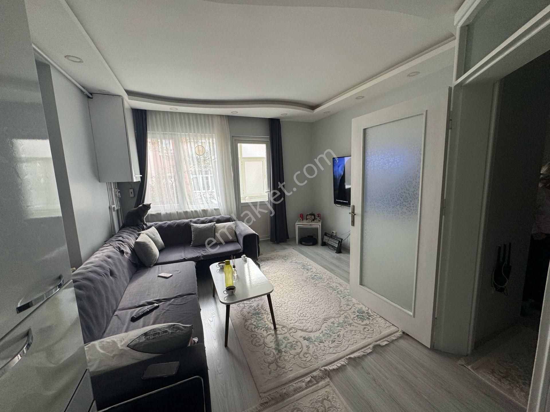 Silivri Merkez'de Çarşı İçinde 2+1 Satılık Daire
