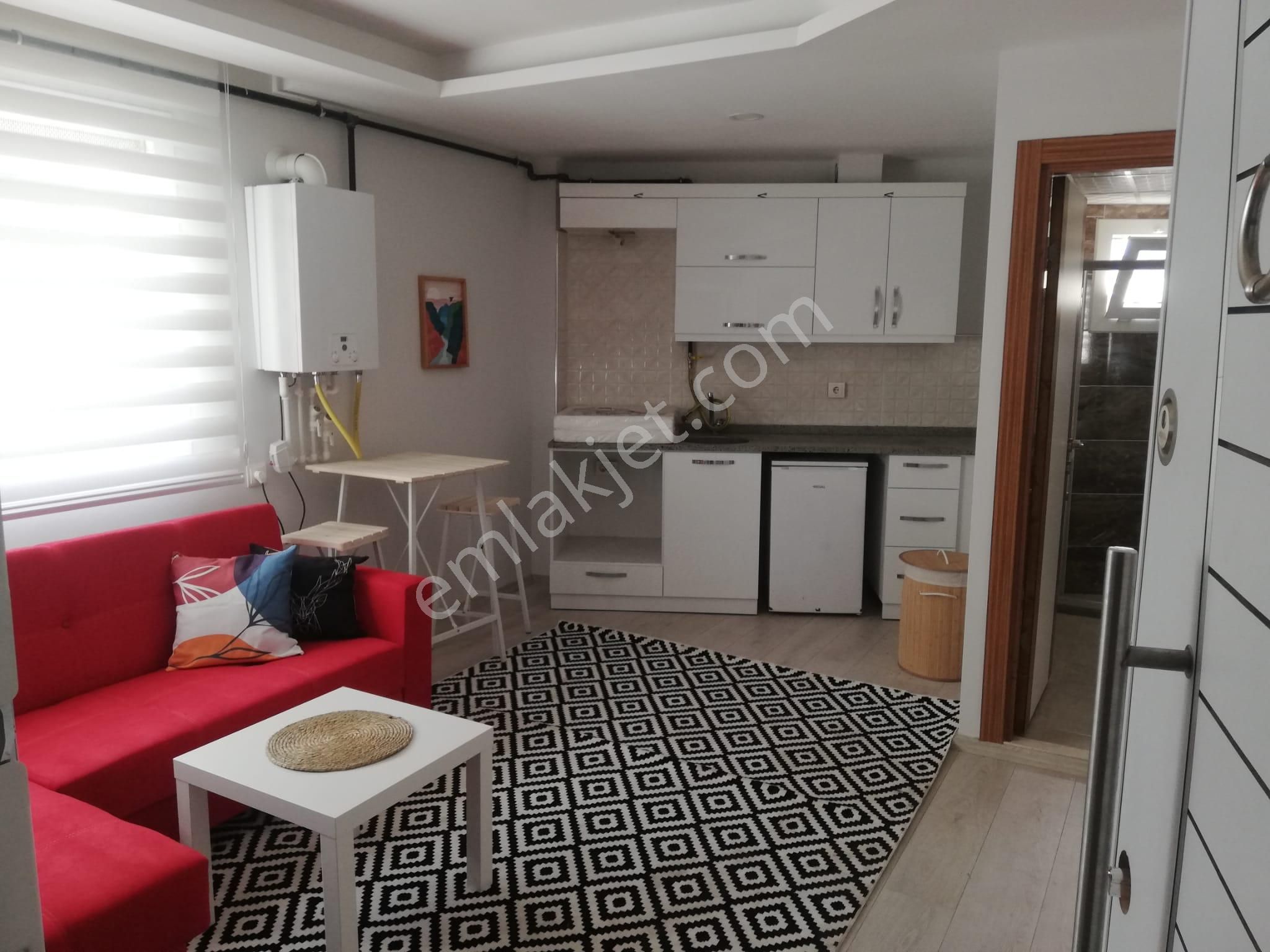 İzmir Buca Doğum Hastanesine Yakın Acill Satılık Ful Eşyalı 1+1 Daire D.gazlı