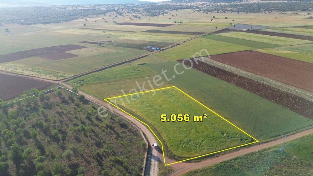 Akören Karahüyük De 5.056 M2 Müstakil Tapulu Arazi