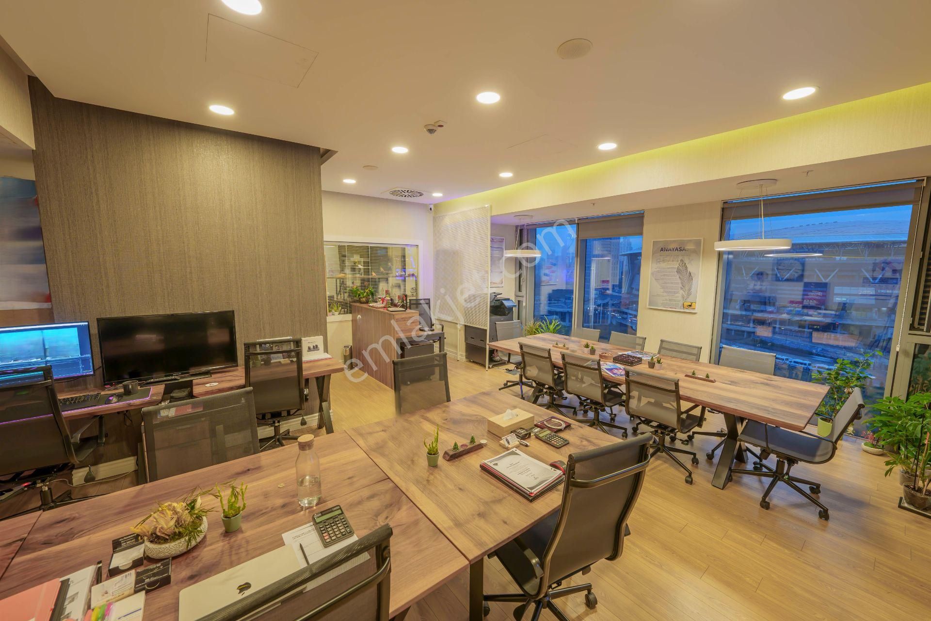 Kiralık Ofis Dekorasyonlu Çift Tuvaletli Skyland İstanbul