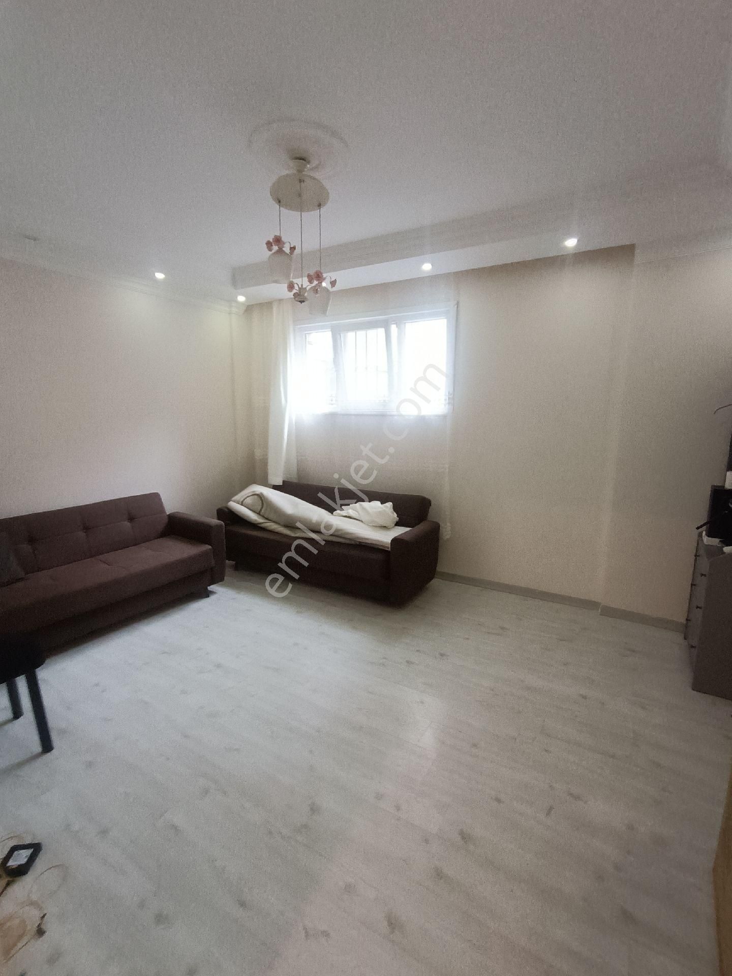 Deprem Sonrası Asansörlü Binada Bahçe Kat 2+1 Eşyalı Kiralık Daire