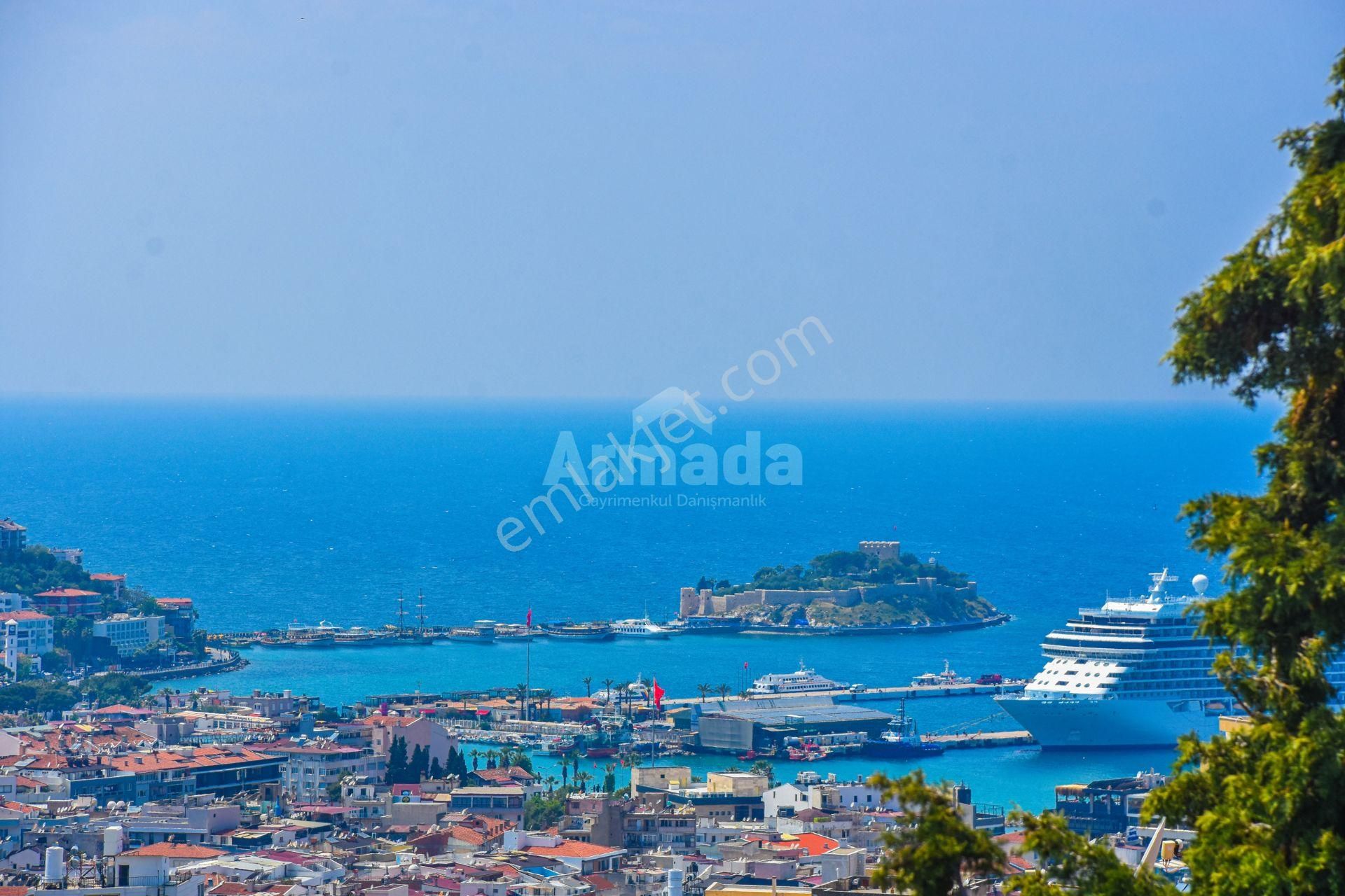 Kuşadası Ege Mahallesi'nde Full Manzaralı Kiralık 2+1 Daire