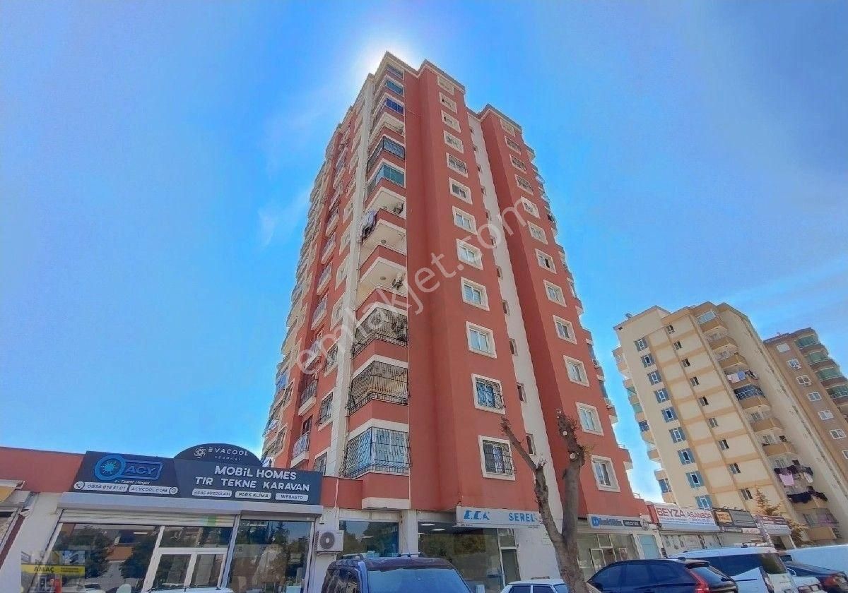 Huzurevleri 80. Yıl Blv 12 Yaşında Hasarsız Geniş Oturumlu Genç İskanlı 4+1 Satılık