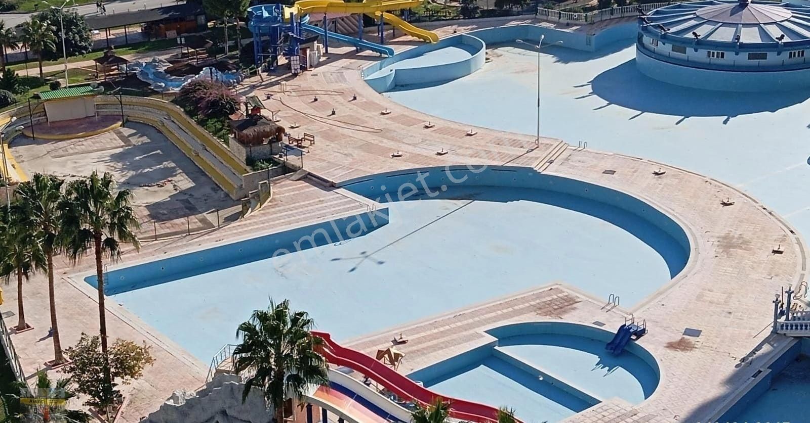 Amaçtan Mersin Tömük Flamingo 4 Sitesinde Süper Deniz Ve Havuz Manzaralı Eşyalı Satılık 3+1 Daire
