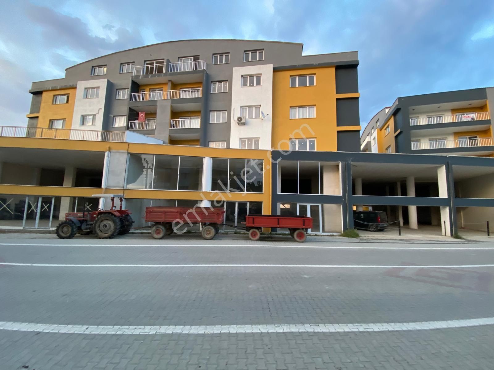 Söke Bağarası Gözde Konumda Satılık Lüx Ara Kat 3+1