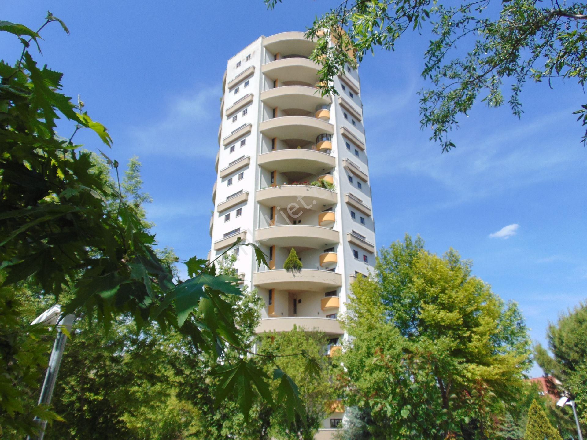 Villa Keyfinde 3+1 Ümitköy Merkezde Katta Dubleks Geniş Teraslı Barbekülü
