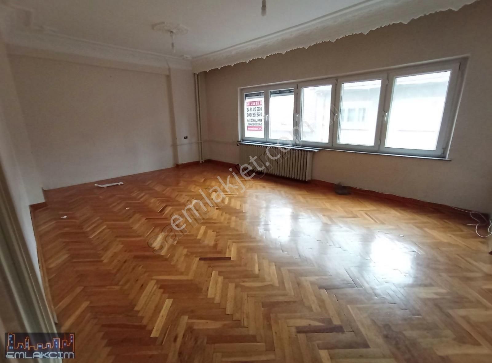 Emlakcımdan Ziyapaşa Cad.genişş 2+1 Asansörlü Daire