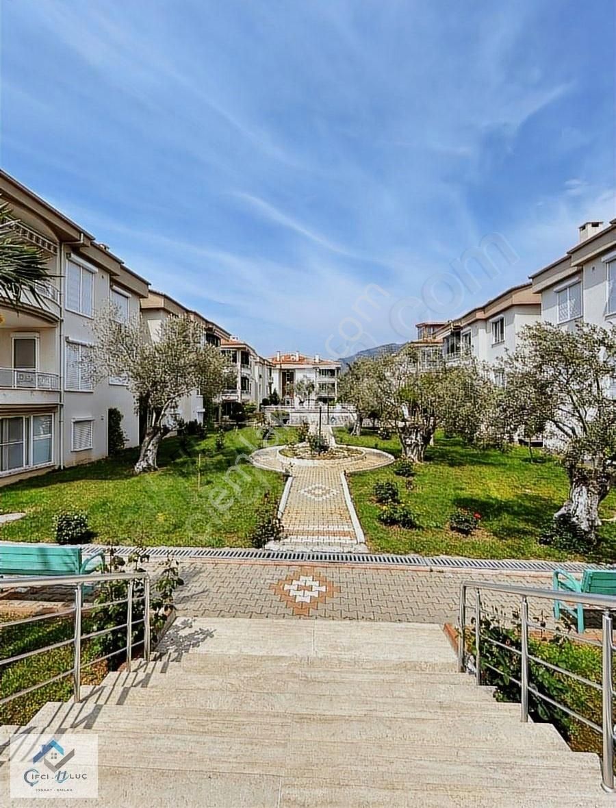 Çifci-uluç'tan Altınoluk'ta Havuzlu Sitede 3+1 Dubleks Daire