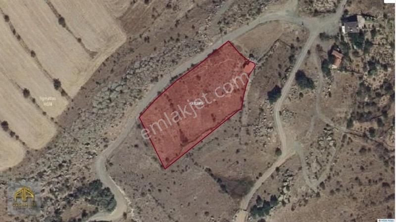 Özcan Ata'dan Mimarisnan Demnokrasi Yakını Satılık 785m2 Bahçe
