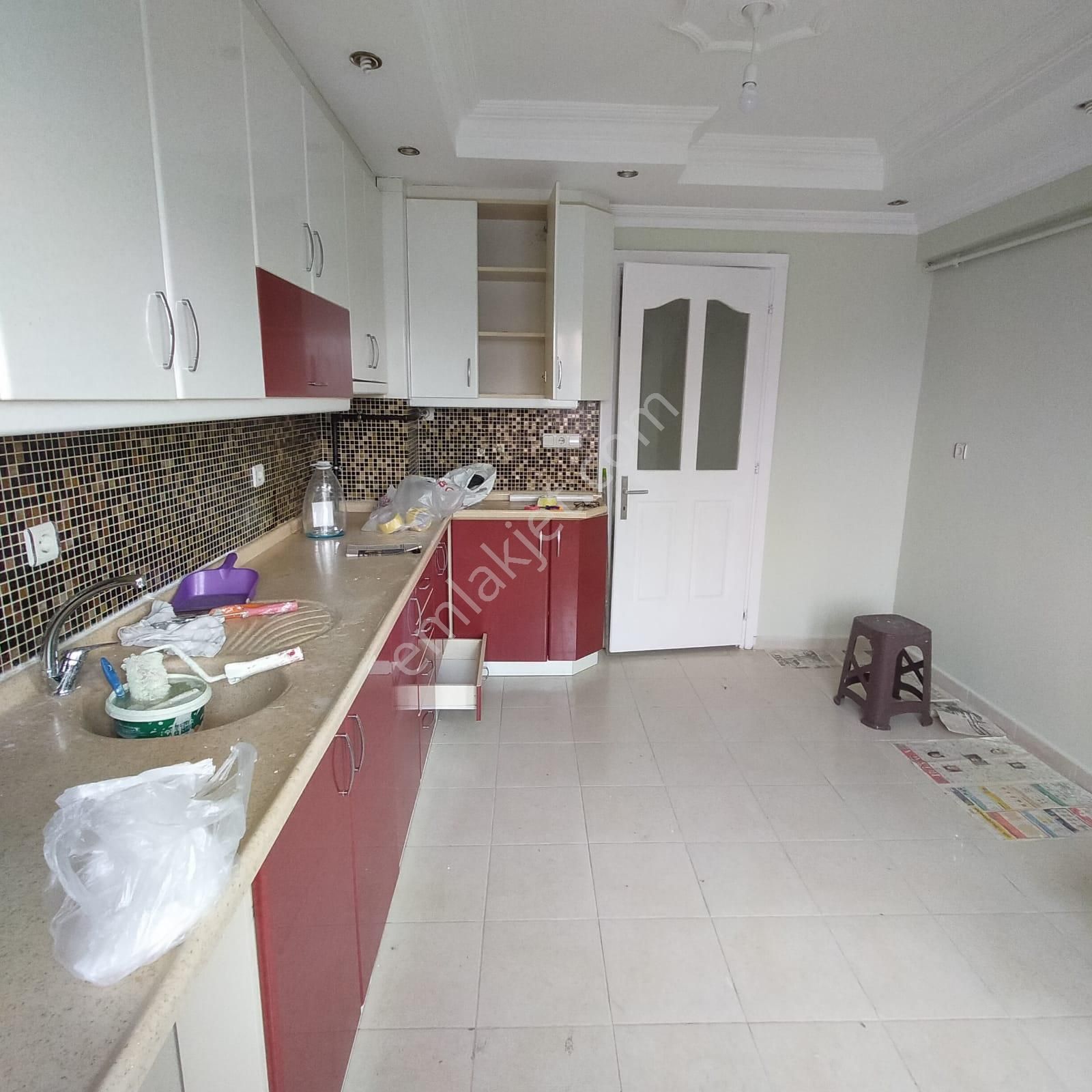 Ender Uysal Gayrimenkulen Yunusemre De Kiralık 3+1 Daire...