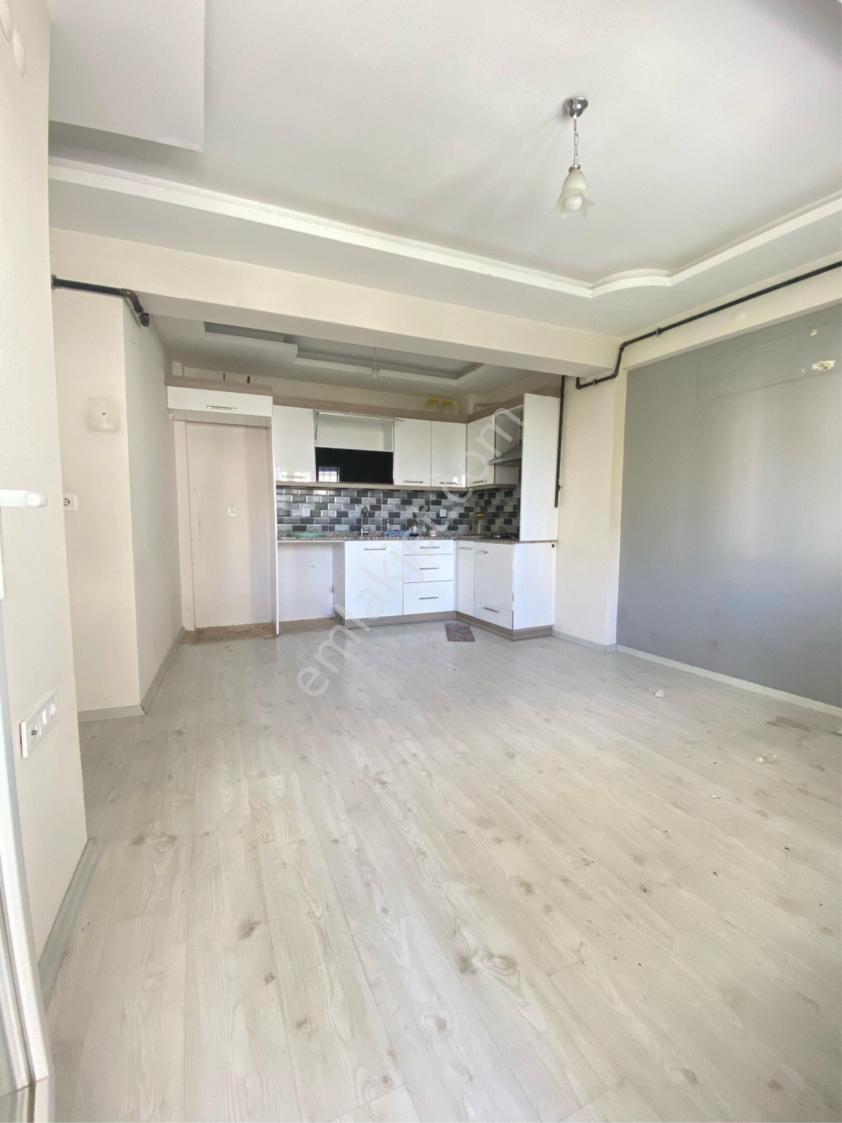 Manisa Yunusemre Atatürk Mah. Asansörlü Ara Kat Ful Aydınlık 2+1 Kiralık Daire