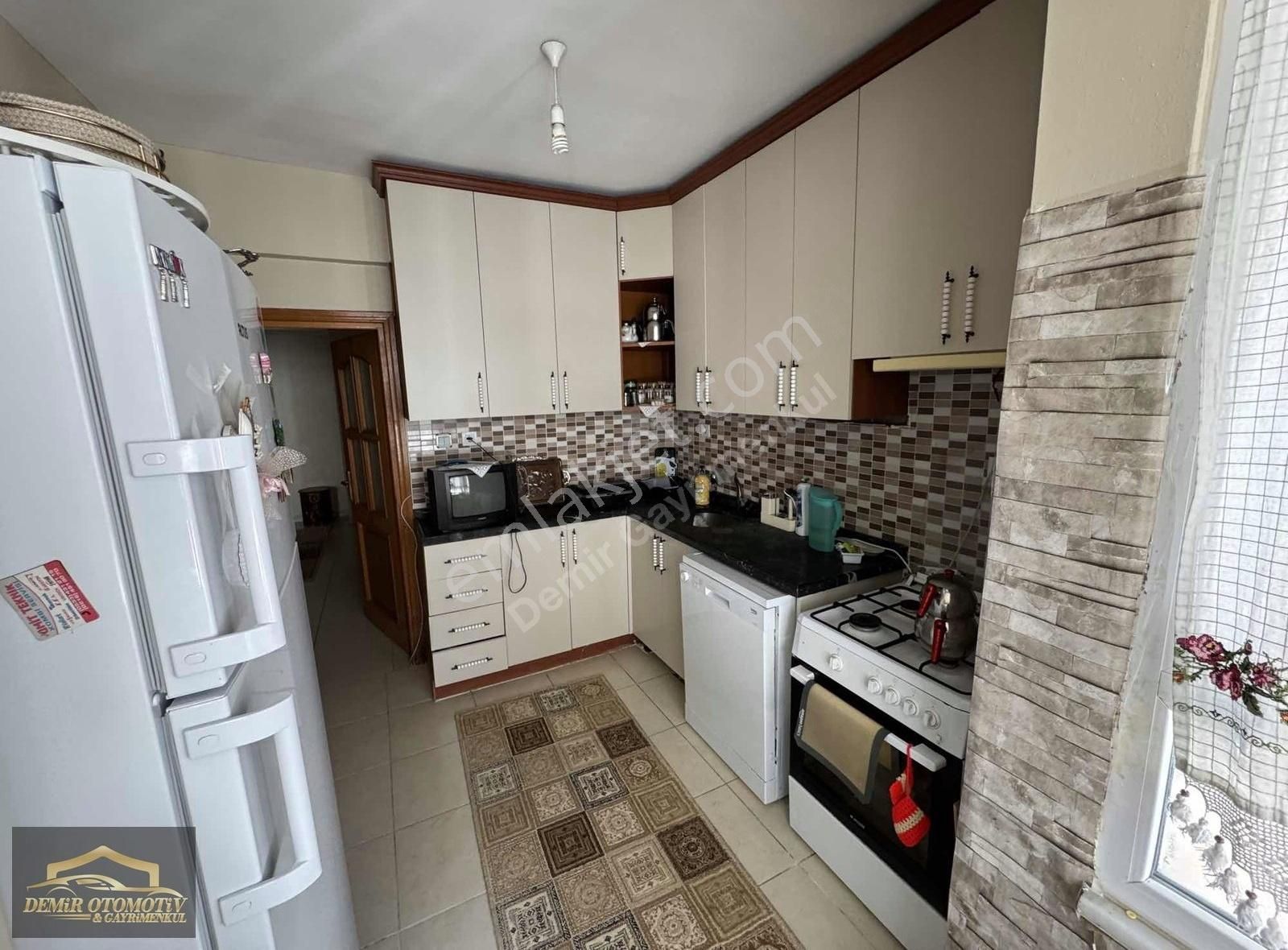Maltepe Belediye Minibüs Yolunda 3+1 Geniş Ferah Satılık Daire