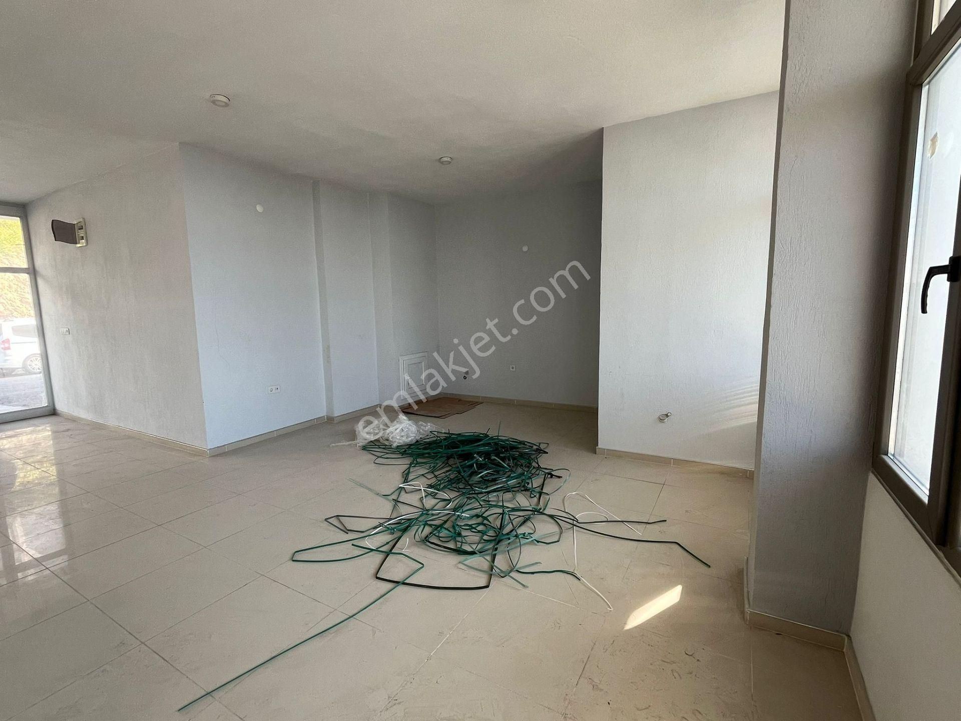 Menemen Ulukent Ulukop. 110+114 M2 Yan Yana İki Kiralık Dükkan - Görsel 16