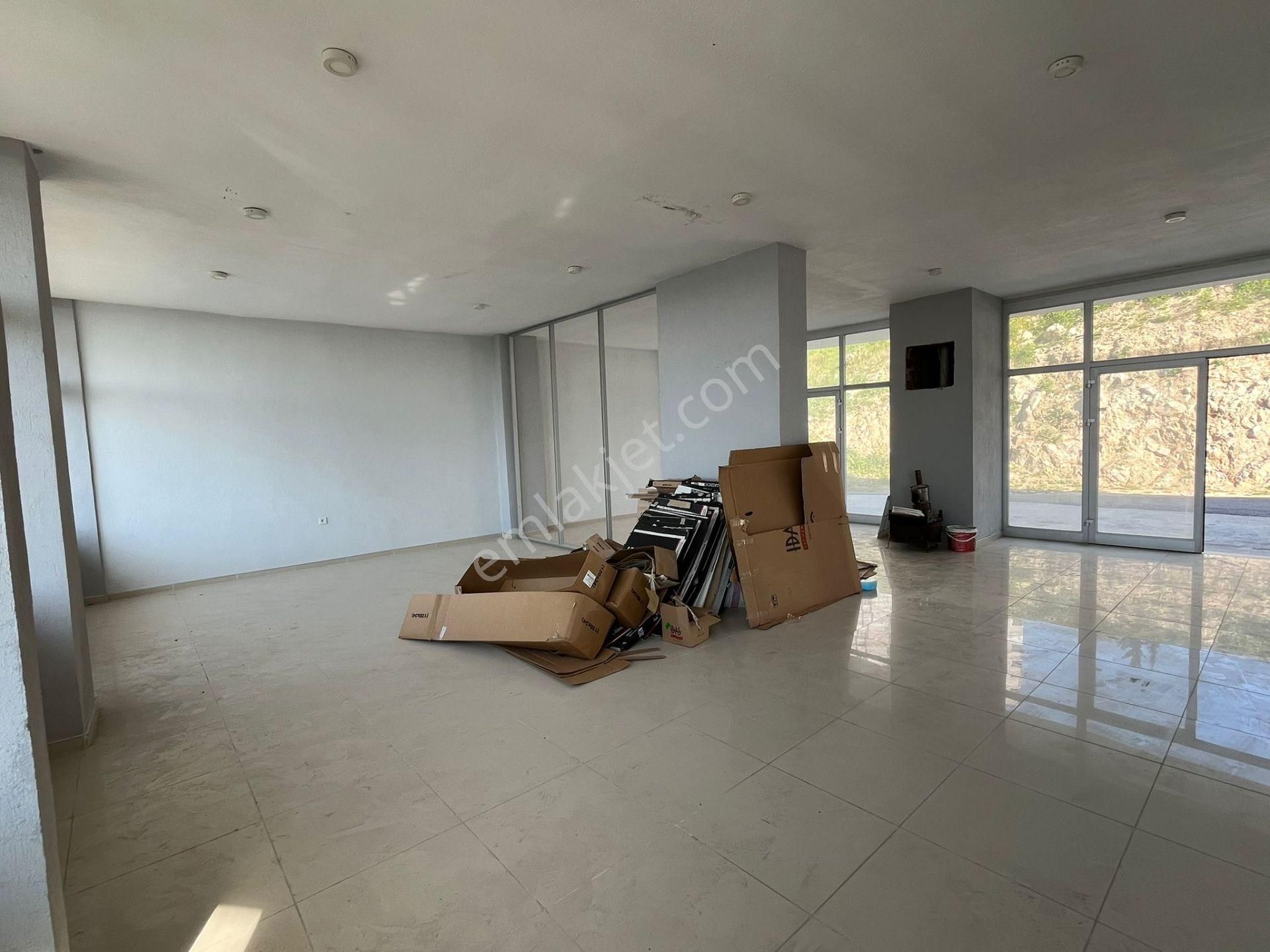 Menemen Ulukent Ulukop. 110+114 M2 Yan Yana İki Kiralık Dükkan - Görsel 19