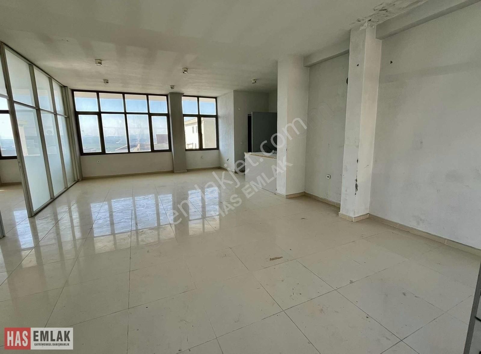 Menemen Ulukent Ulukop. 110+114 M2 Yan Yana İki Kiralık Dükkan