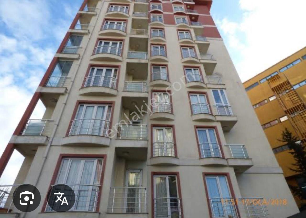 Çekmeköy Kirazlıdere Mahallesinde Palmiye Sitesinde Satılık 3+1 135m2 Arakat Daire