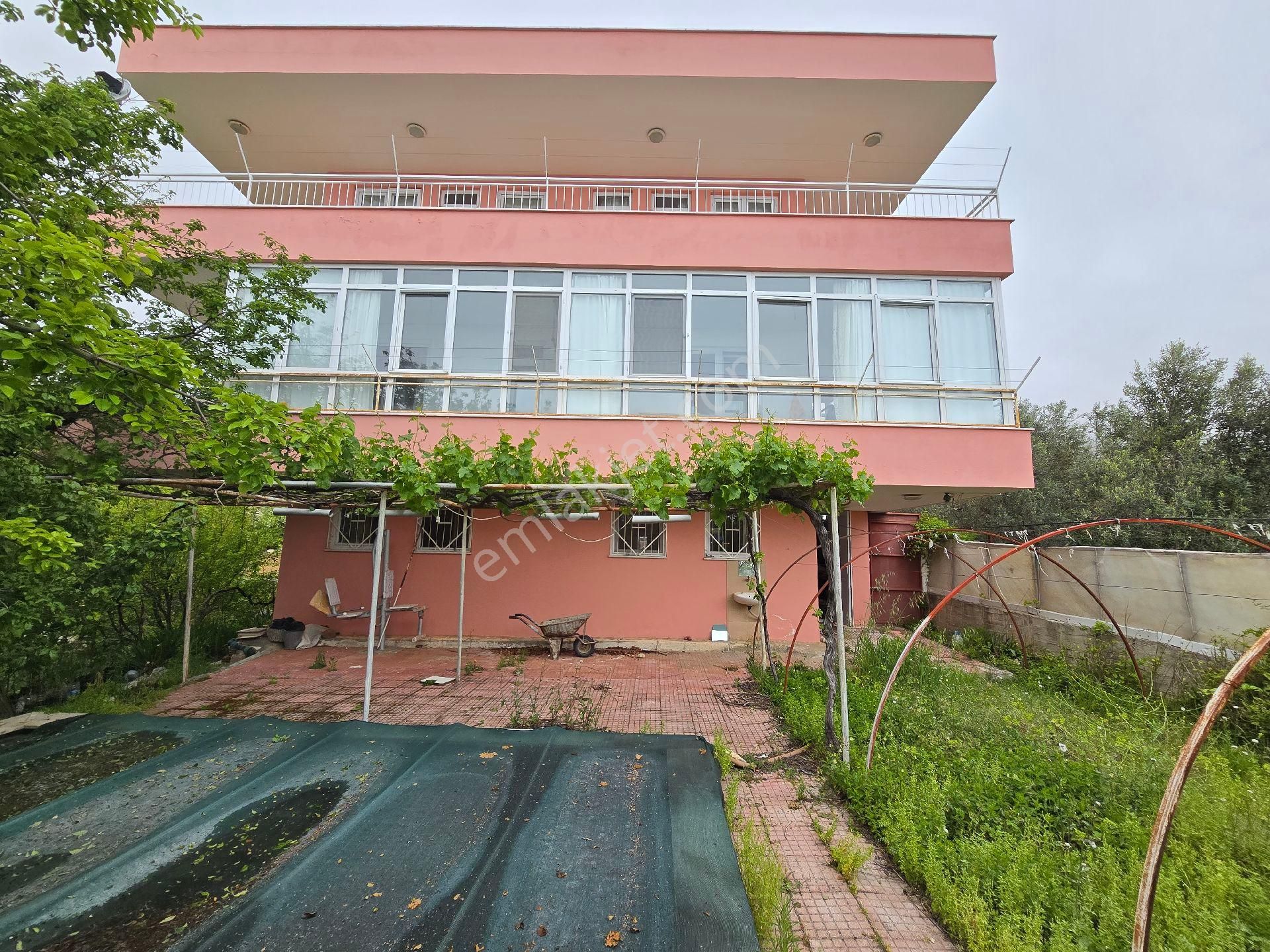 Alanya Bademağacında Satılık 5+2 Satılık Villa