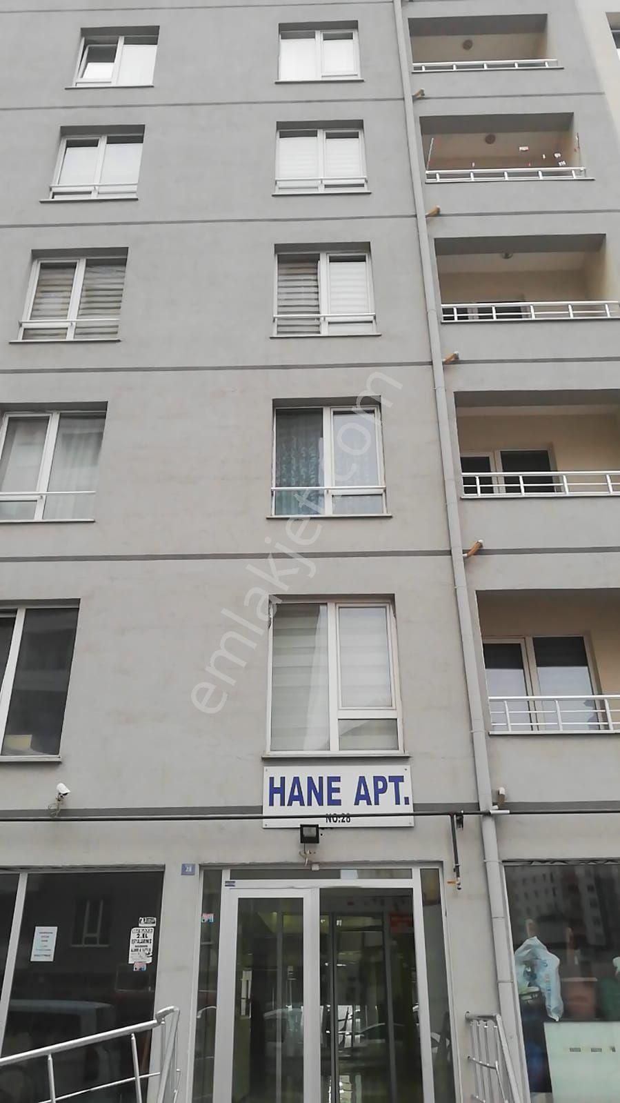 Anayurt Meydanda Satılık 2+1