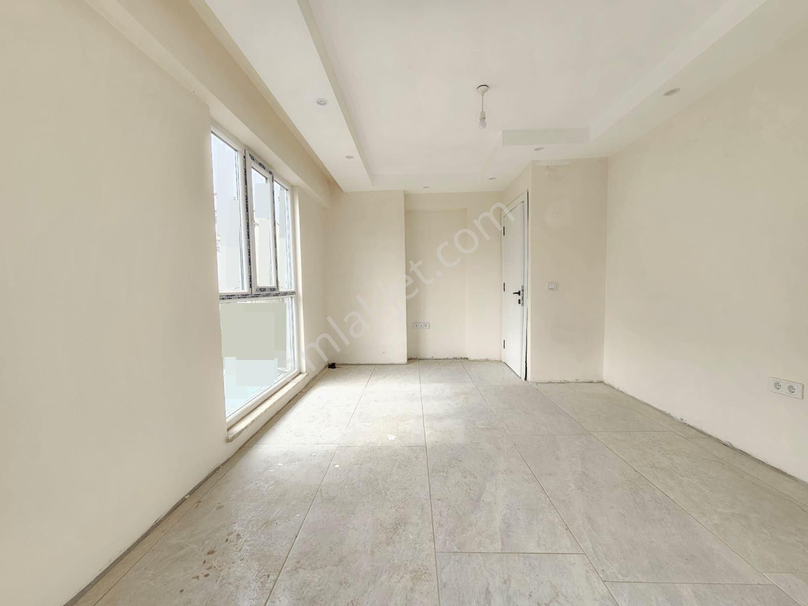 Denizli Şemikler De 140 M2 Merkezi Konumda 3+1 Kullanışlı Ara Kat Satılık Daire
