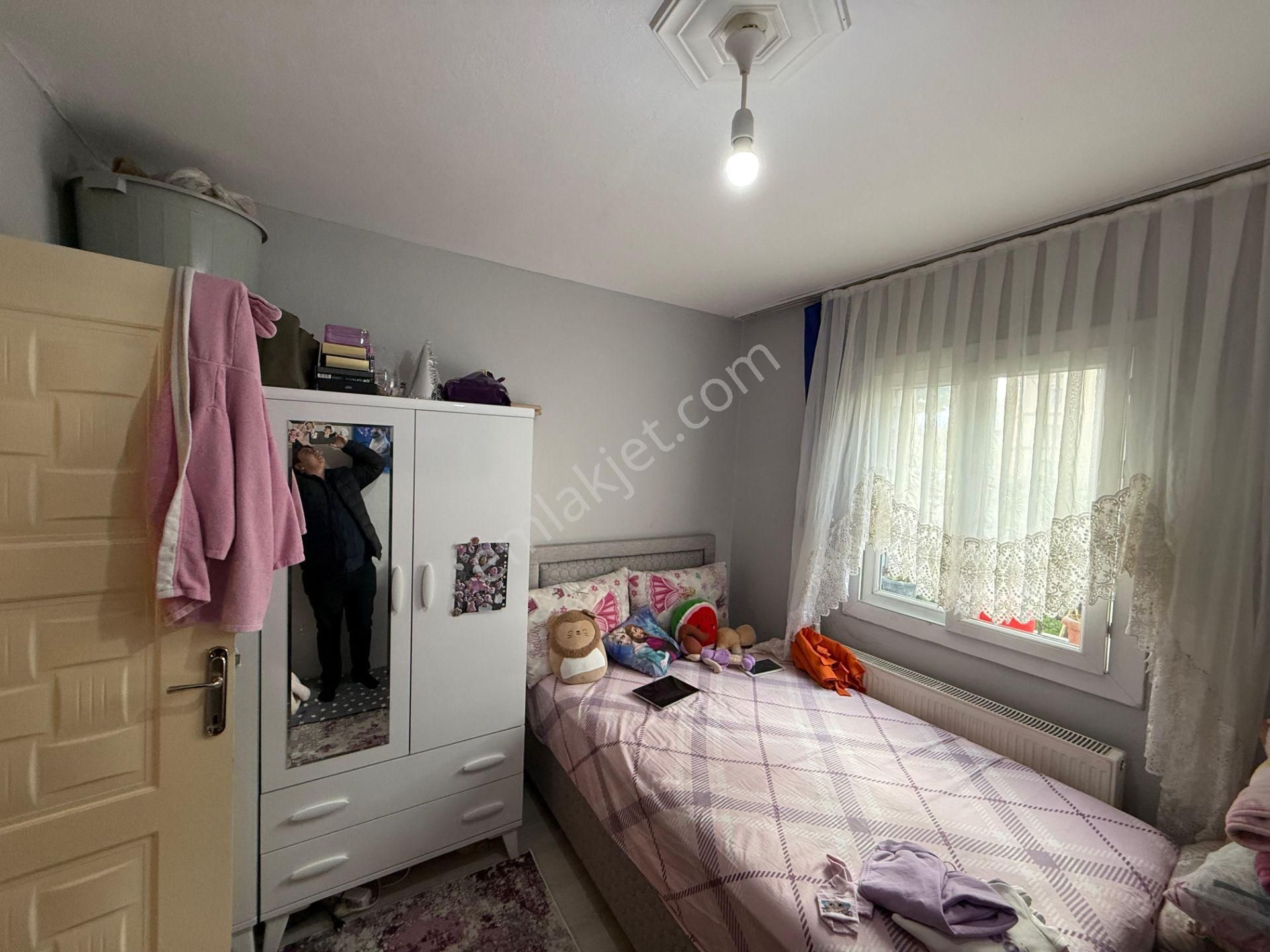 Karabağlar Yurtoğlu Mah. 3+1 120 M2 Doğalğazlı Kiralık Daire