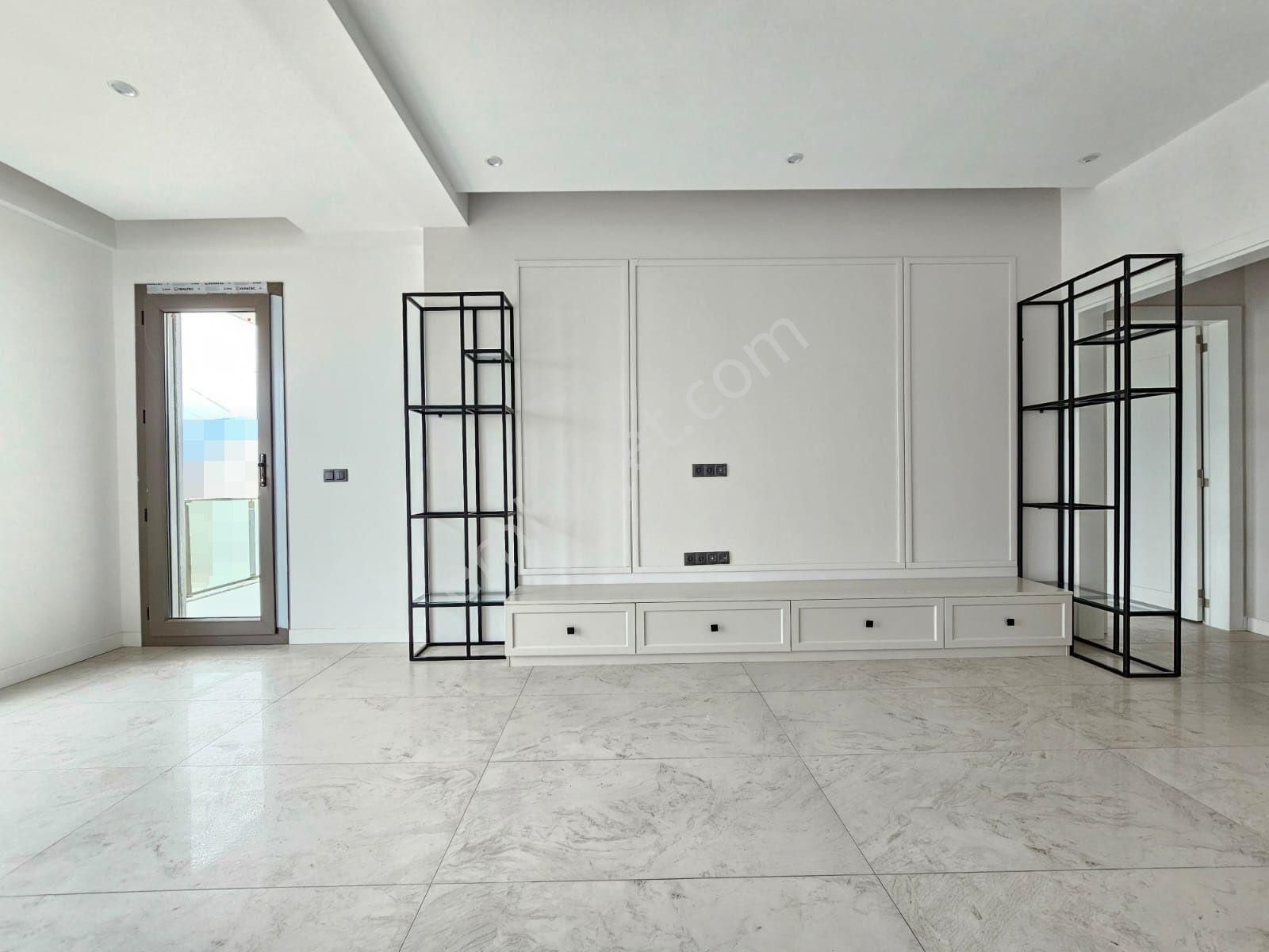 Denizli Yenişafak'ta 3+1 160 M2 Mükemmel Konumda Panjurlu Satılık Son Fırsat Daire