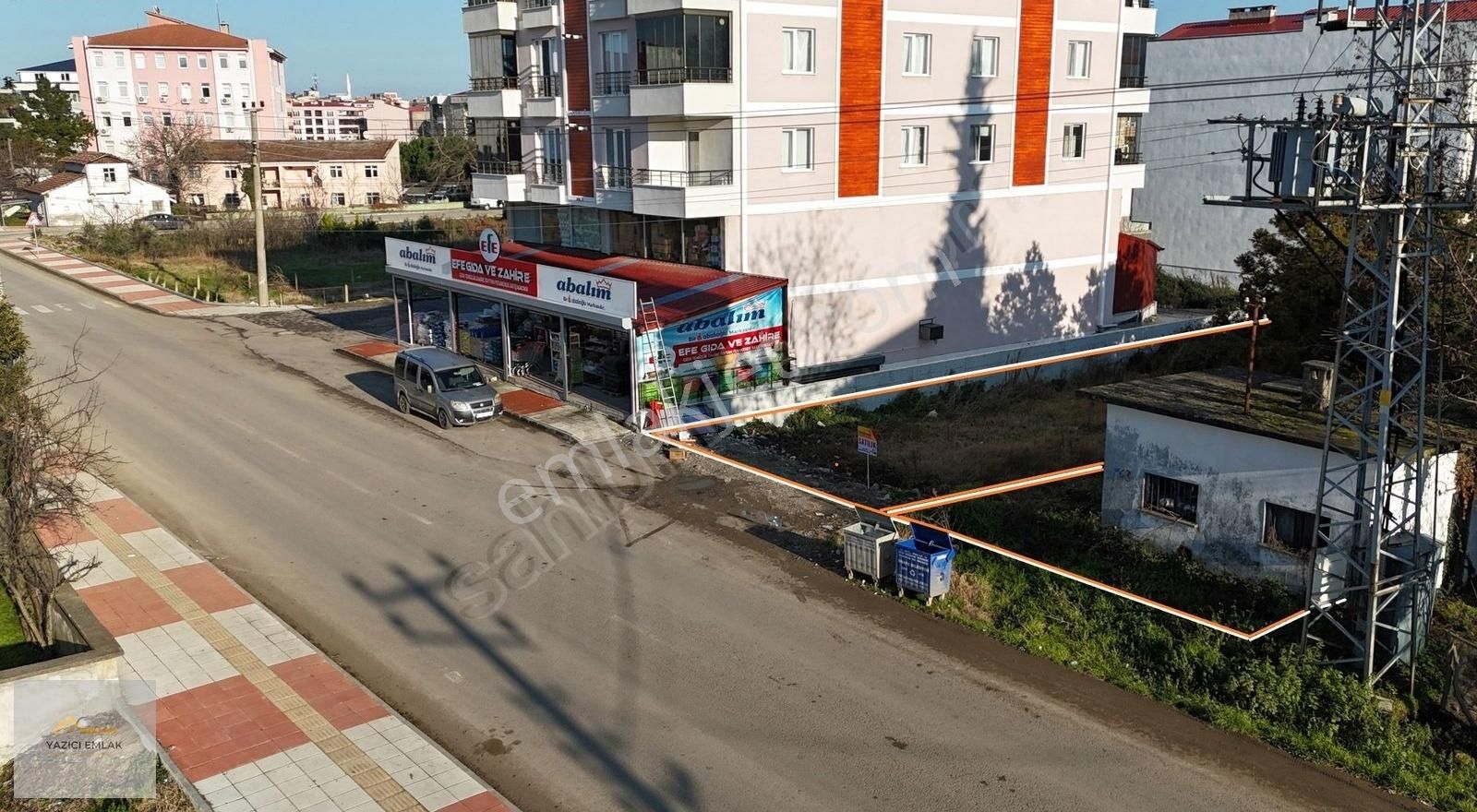 Anayola Cephe 4 Kat İmarlı 573,72 M2 Satılık Arsa.