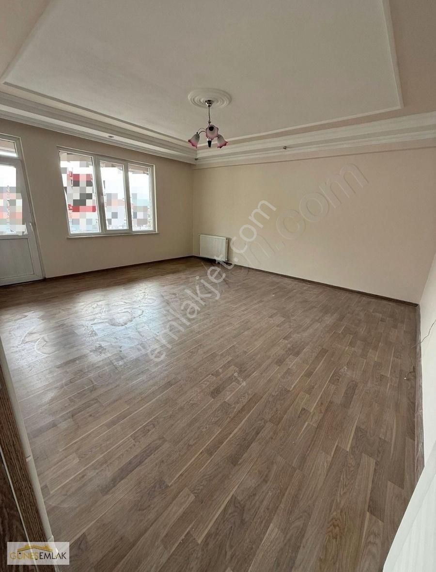Güneş Emlaktan Çarşı Merkezde Satılık Daire