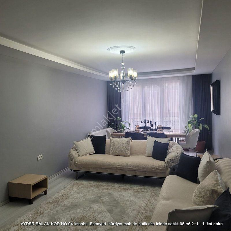 İstanbul Esenyurt Hürriyet Mah De Butik Site İçinde Satılık 95 M² 2+1 - 1. Kat Daire