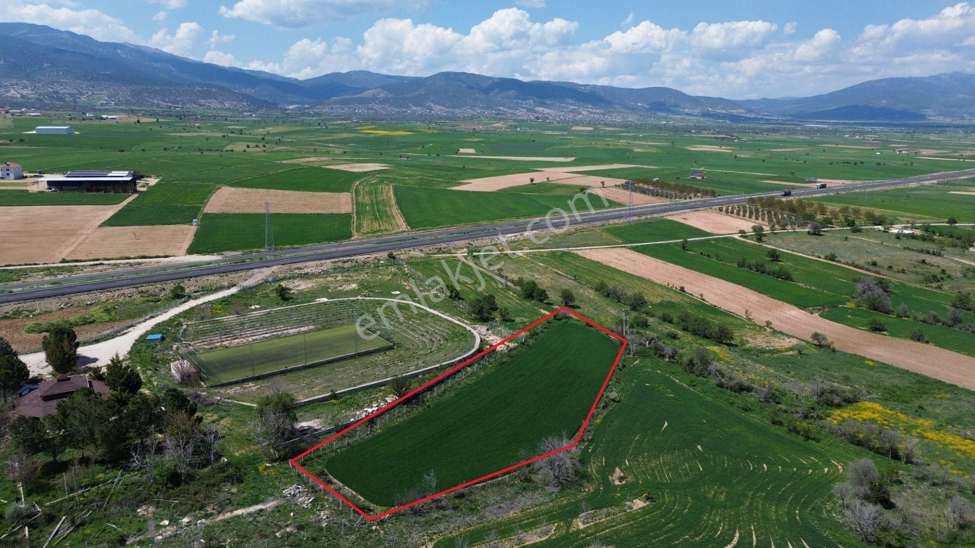 Korkuteli Bozovada Yeni Yol Kenarı Resmi Yolu Olan Daire Takasına Açık 3665 M2 Tarla - Görsel 6