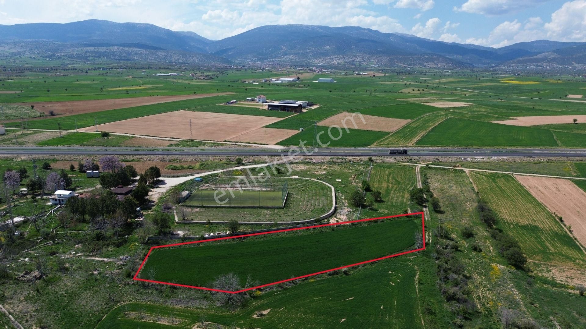 Korkuteli Bozovada Yeni Yol Kenarı Resmi Yolu Olan Daire Takasına Açık 3665 M2 Tarla - Görsel 5