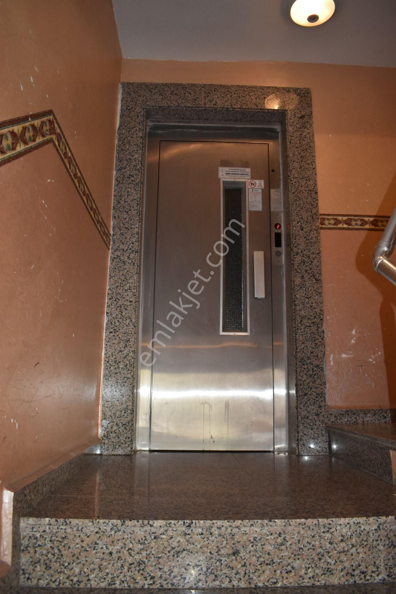 Büyükçekmece Fatih Mah Lüks Yeni Binada Arakat 3+1 Acil Satılık Daire - Görsel 32