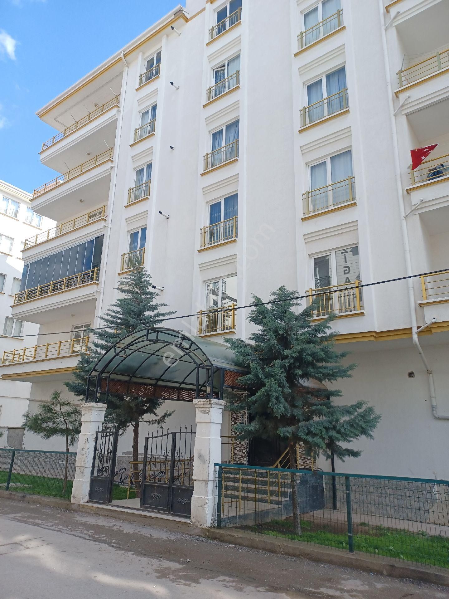Güney Gayrimenkulden Paşacık Mahallesinde Site İçinde 3+1 Satılık Daire