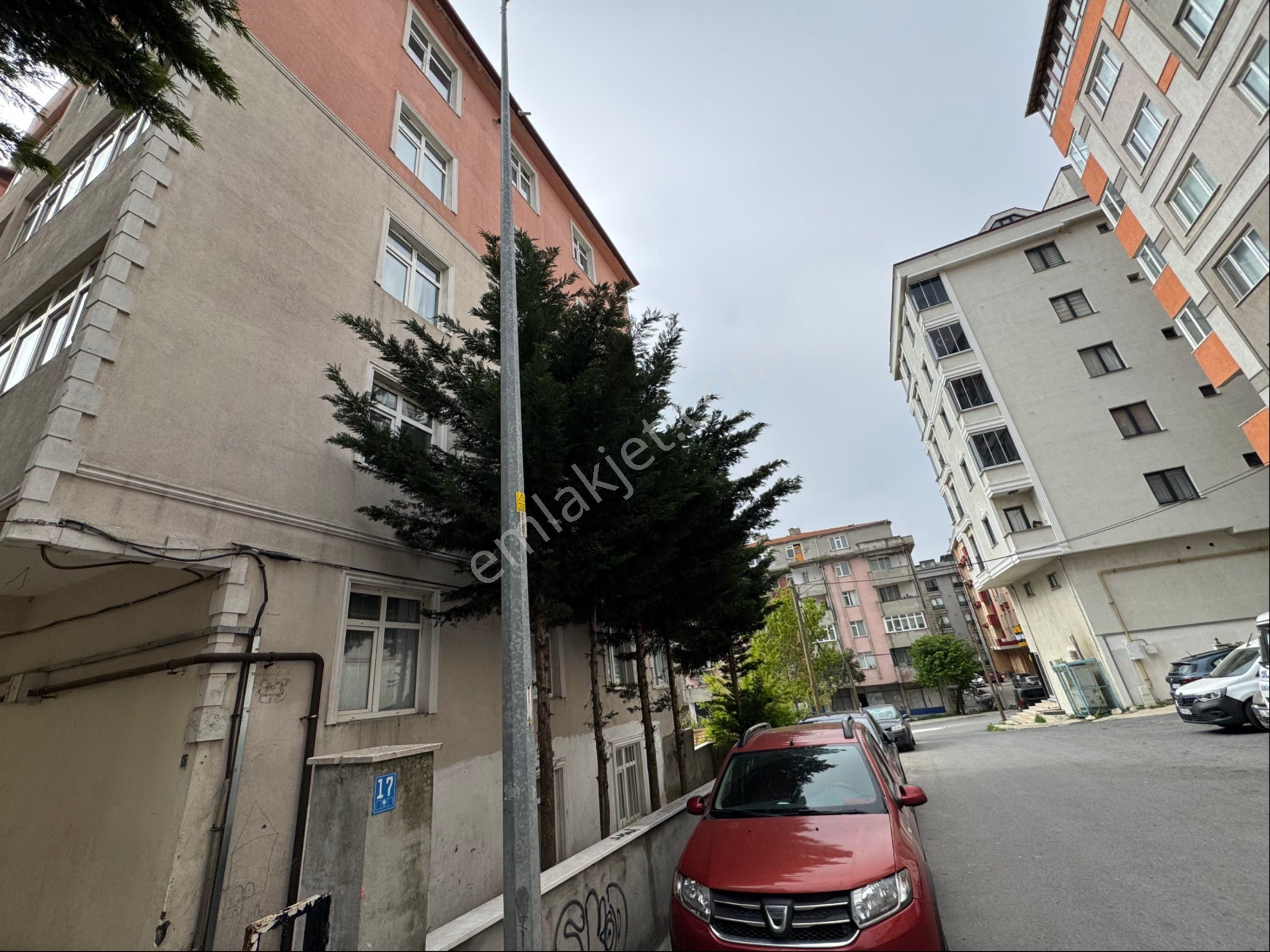 Ze-max^tan Öztrak Caddesinde Ön Cephe Kiralık 2+1 Daire!!