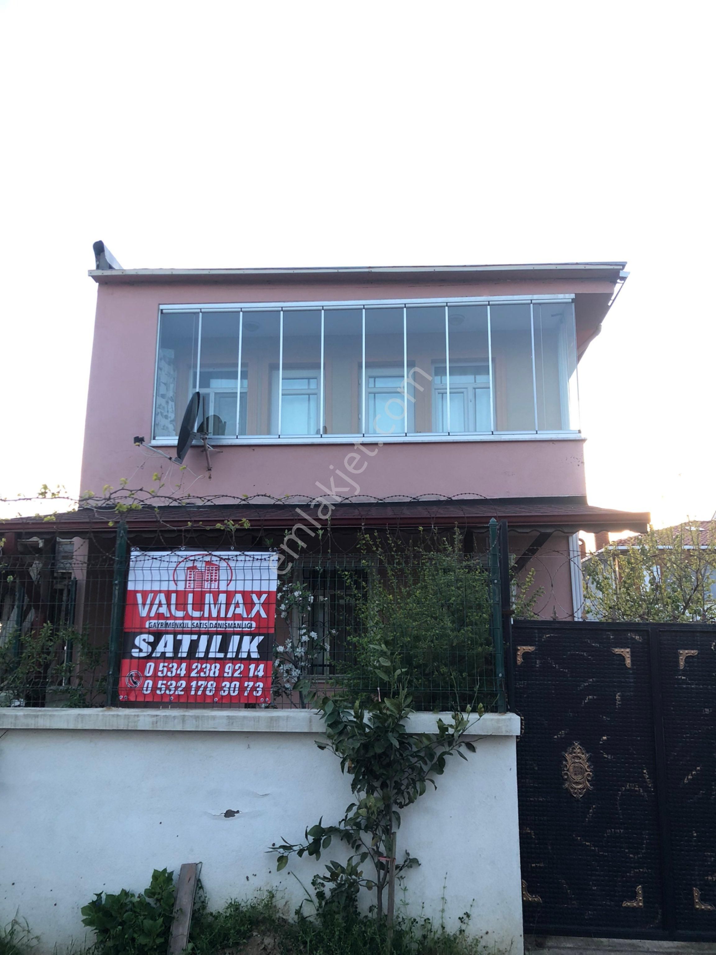 Sakarya Kocaali Sahilde 2 Katlı Bahçeli Müstakil Villa