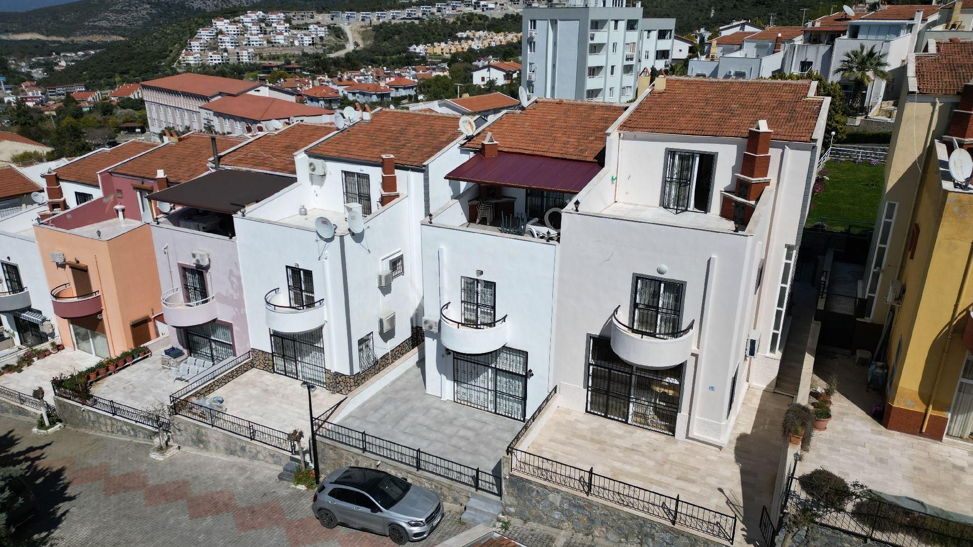 Kuşadası Efe Konaklarında Satılık Villa