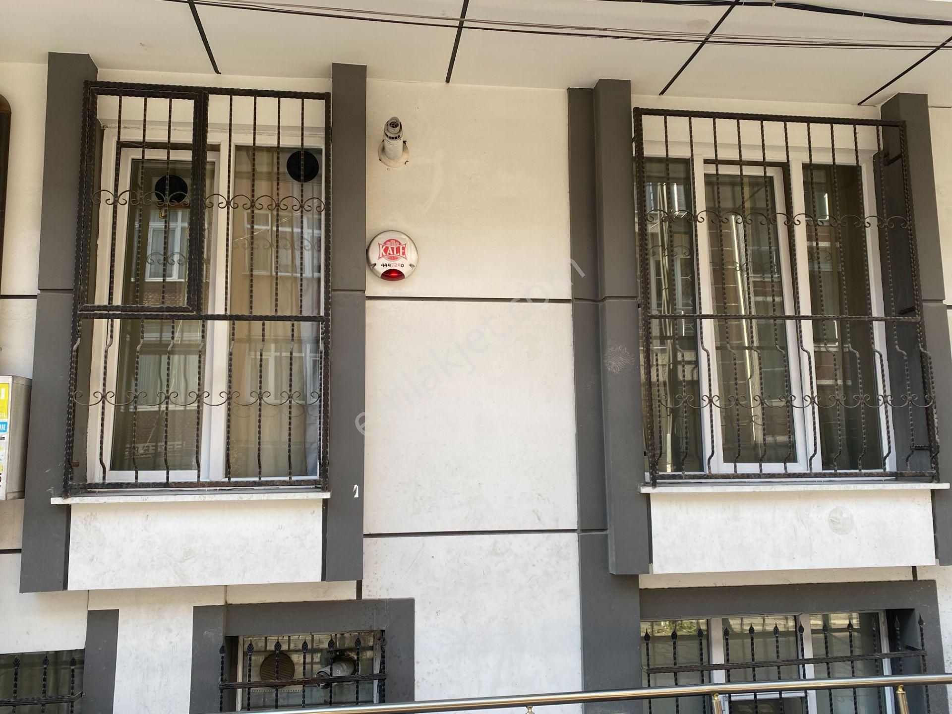 Yeni Metro Projesine Yakın Tertemiz 5 Yaşında,yeni Tadilatlı,kapalı Mutfak,1+1 Yüksek Giriş