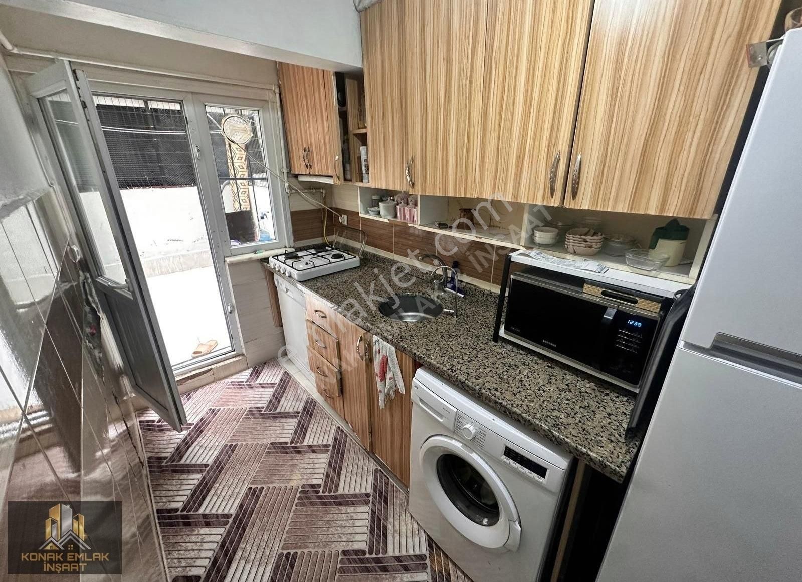 Konak Emlak'tan Satılık 2+1 Balkonlu Bahçe Katı