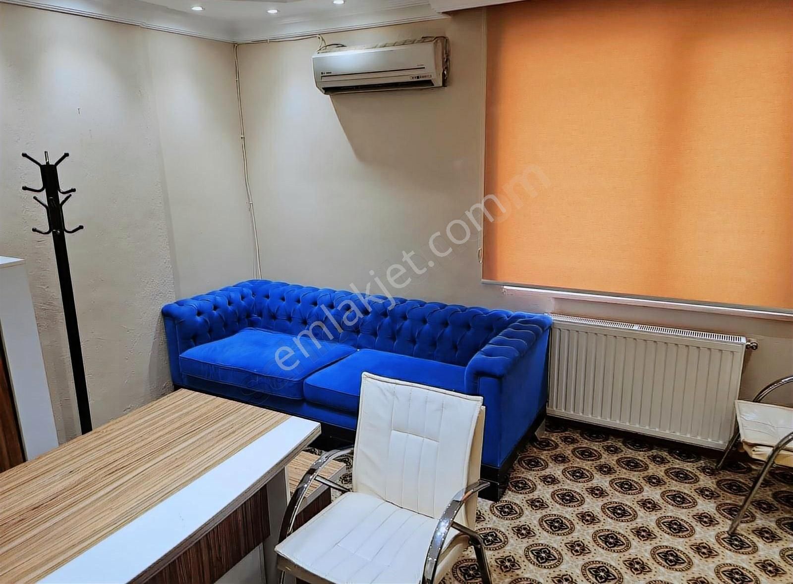 Ataşehir'de Kiralık Teraslı Ve Eşyalı Ofis Katı