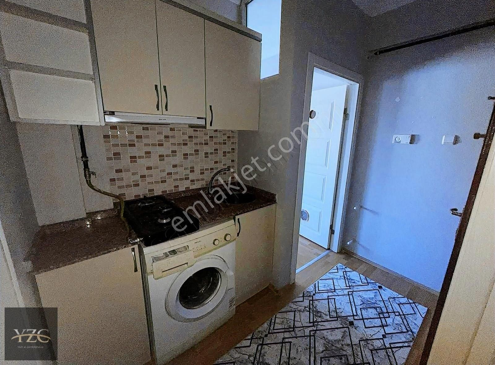 Yzg'den Cadde Ustu Ayrı Mutfak Full Esyalı Genıs 1+1 Daıre