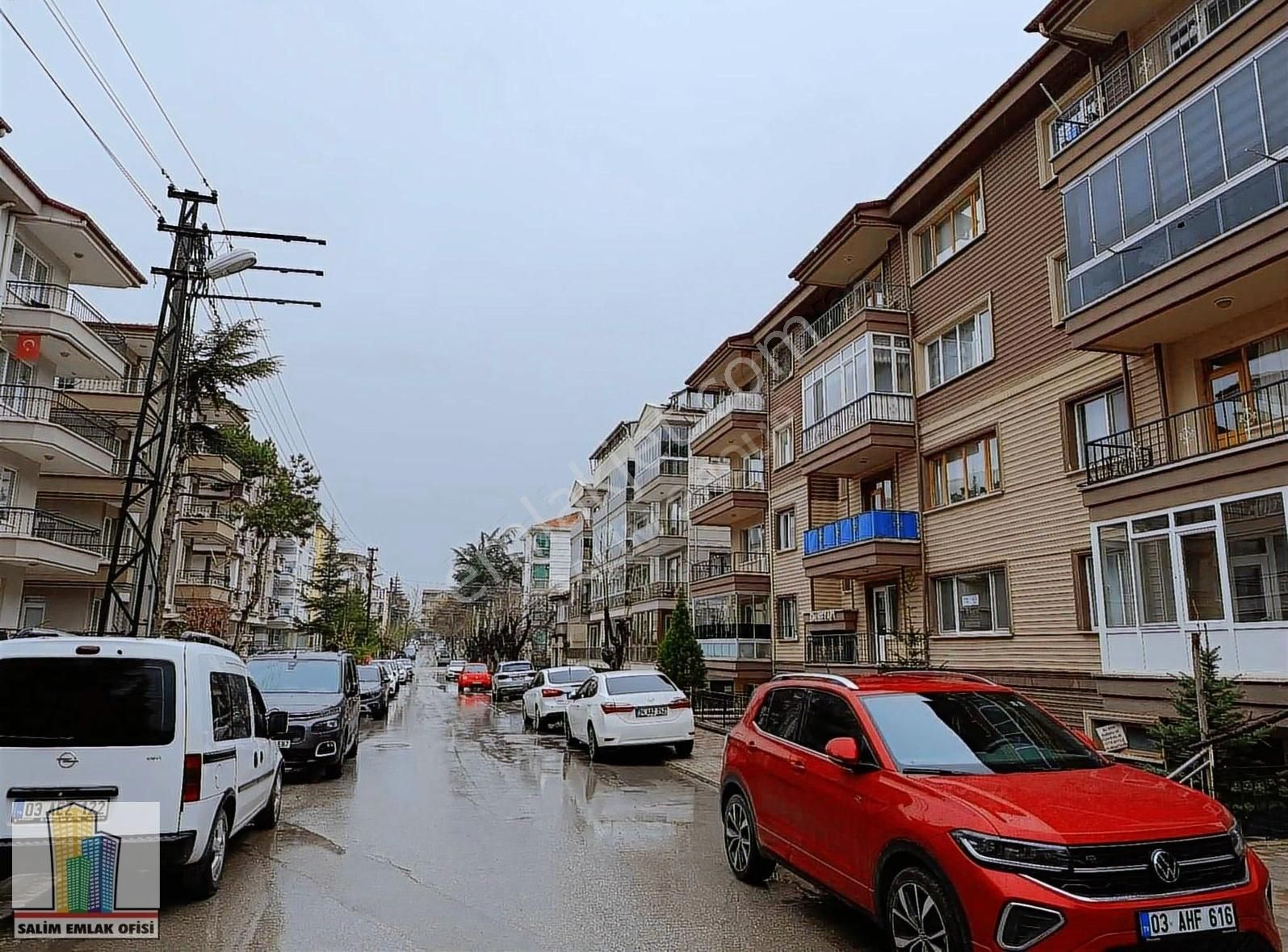 Güvenevler Mahallesinde 3+1 Lüks Bakımlı Satılık Daire